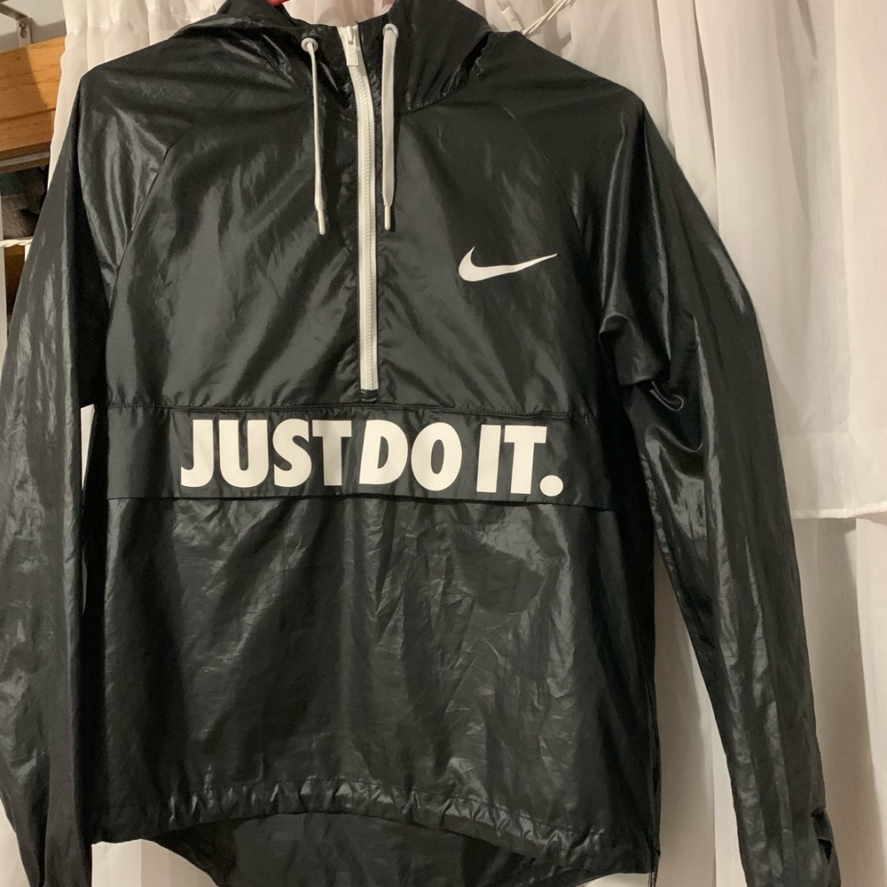 Nike windbreaker w/ hood